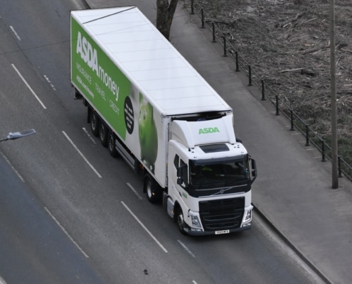 Benefits of Hiring and Retaining Code 14 Truck Drivers